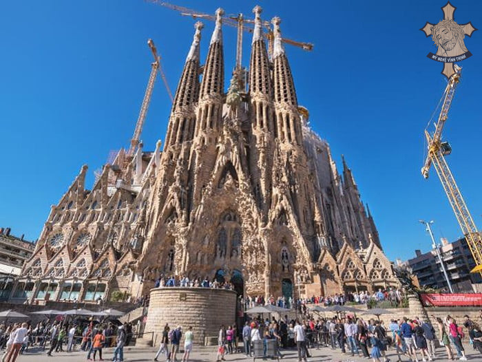 Nhà thờ Sagrada Familia, Tây Ban Nha